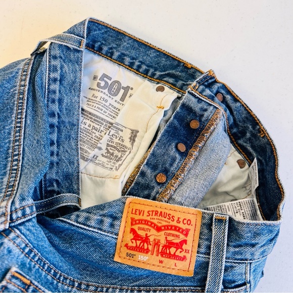 Levi’s 501 150 Upcycled Light/Dark Wash Cut Off Shorts 28 - Picture 10 of 13